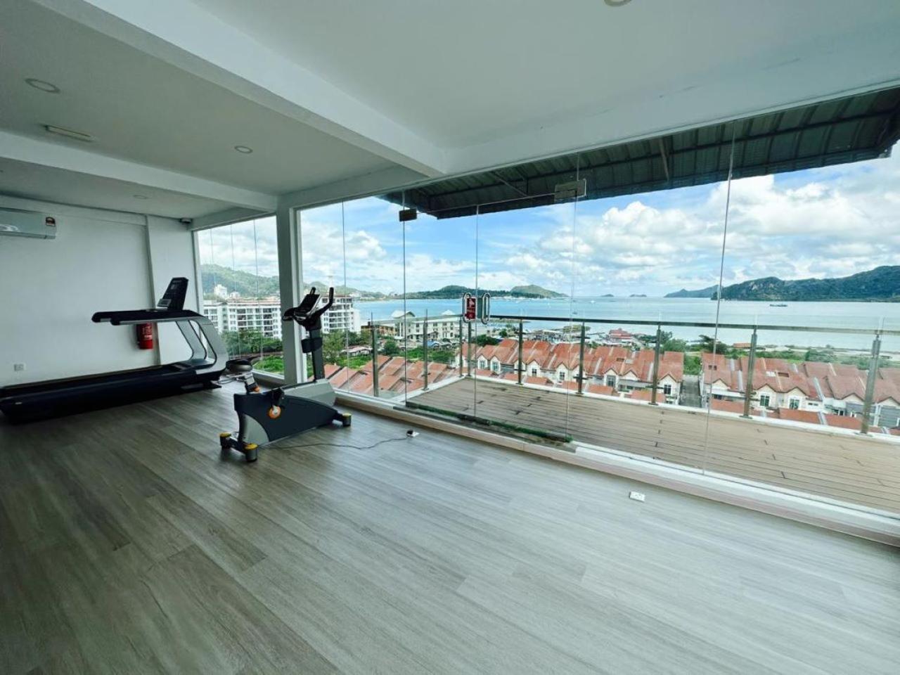 Maya Seaview Families Suite Apartment + Sky Pool Kuah Exterior foto