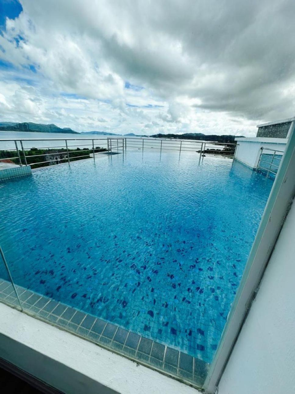 Maya Seaview Families Suite Apartment + Sky Pool Kuah Exterior foto